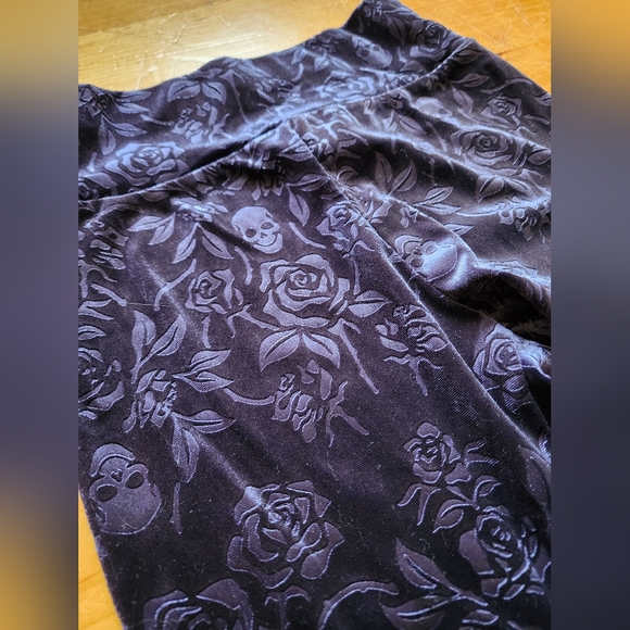 Killstar Velvet Plum Lace-Up Leggings - Picture 6 of 9